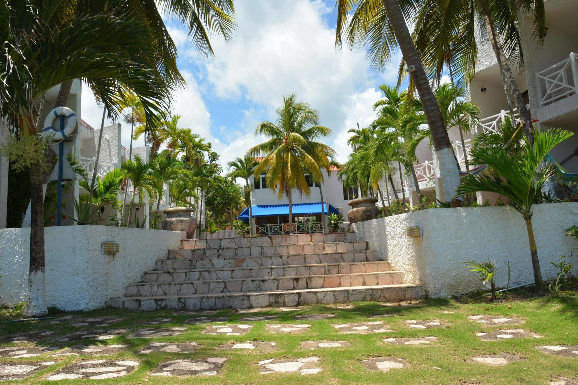 Chrisanns Beach Resort Ocho Rios Ngoại thất bức ảnh