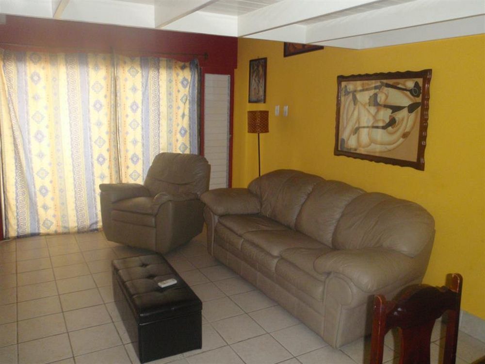 Chrisanns Beach Resort Ocho Rios Ngoại thất bức ảnh